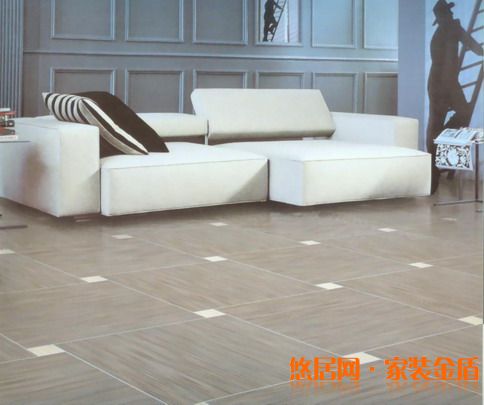 客廳用大規(guī)格瓷磚顯得視野開(kāi)闊