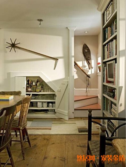 樓梯間的個(gè)性設(shè)計(jì)儲(chǔ)物柜