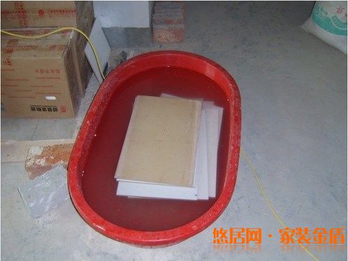 給瓷磚泡水需要泡多久？