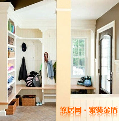 美式鄉(xiāng)村風(fēng)格玄關(guān)裝修