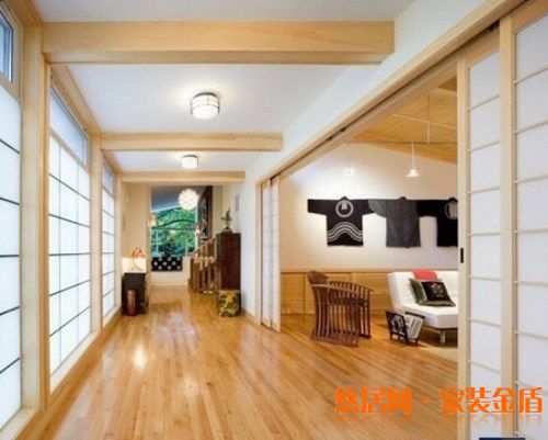 家中容易對地板造成傷害的事物有哪些？