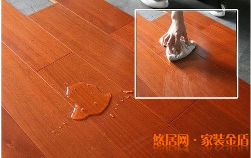 地板泡水了有什么急救方法？