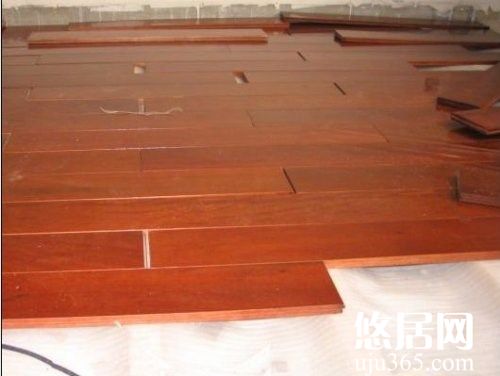 實(shí)木地板常見的問題怎么解決？